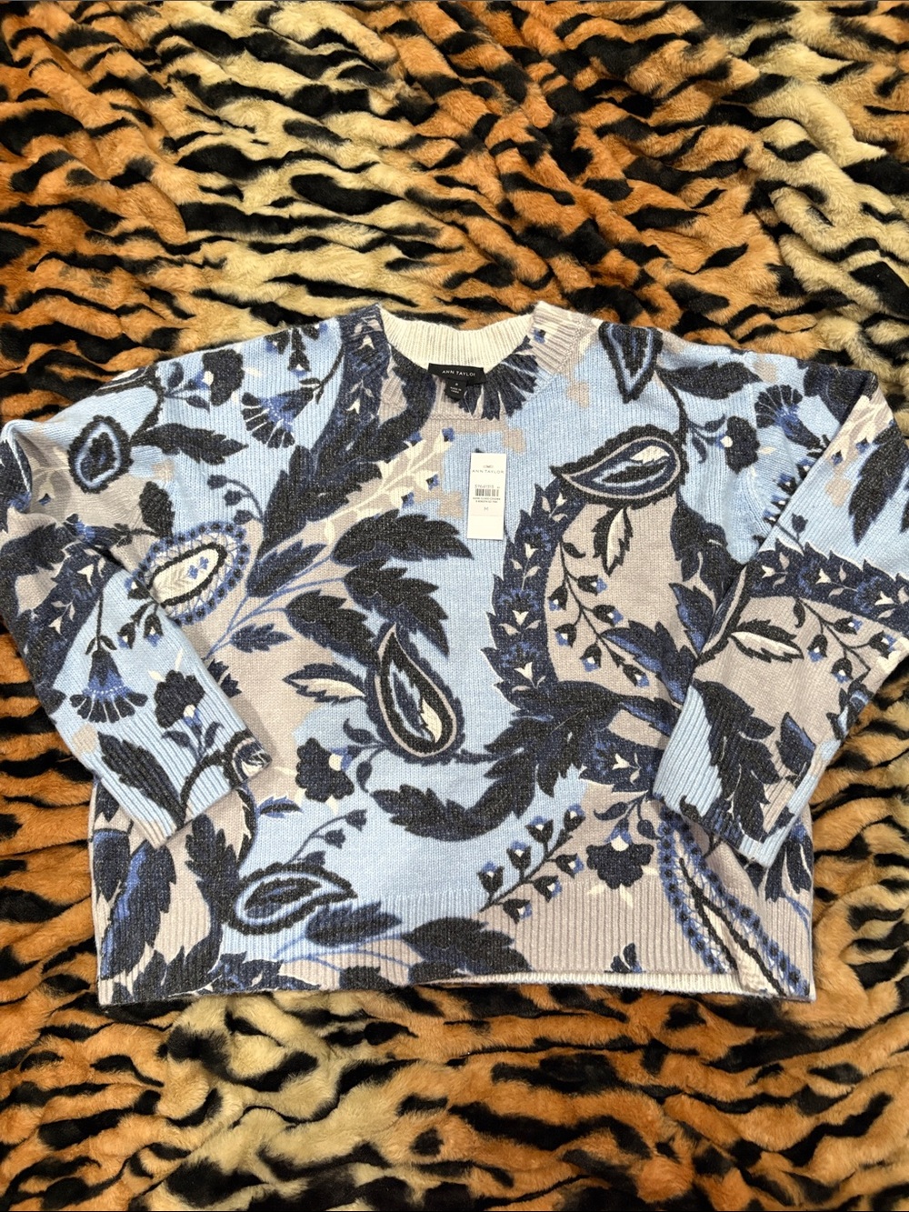 Light Blue Floral Paisley Knit Sweater size m